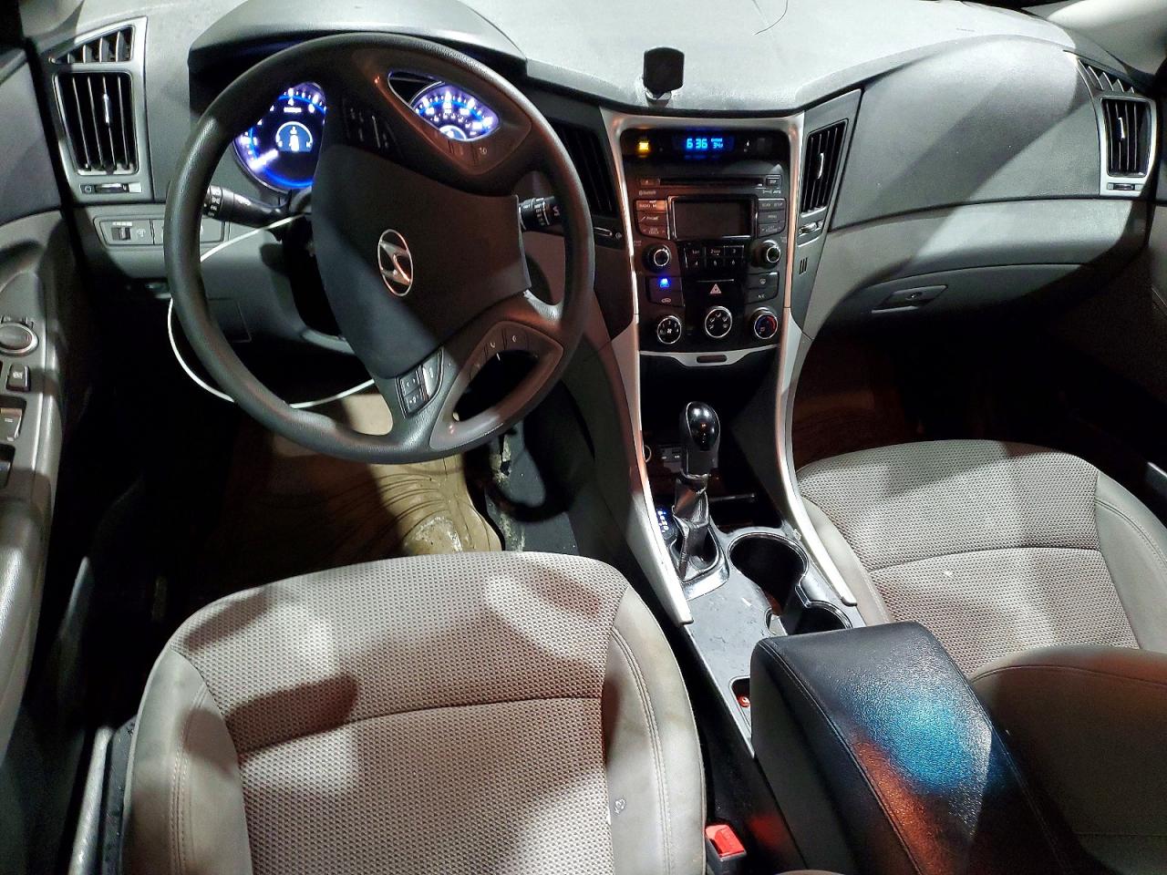 2014 HYUNDAI SONATA GLS photo 8