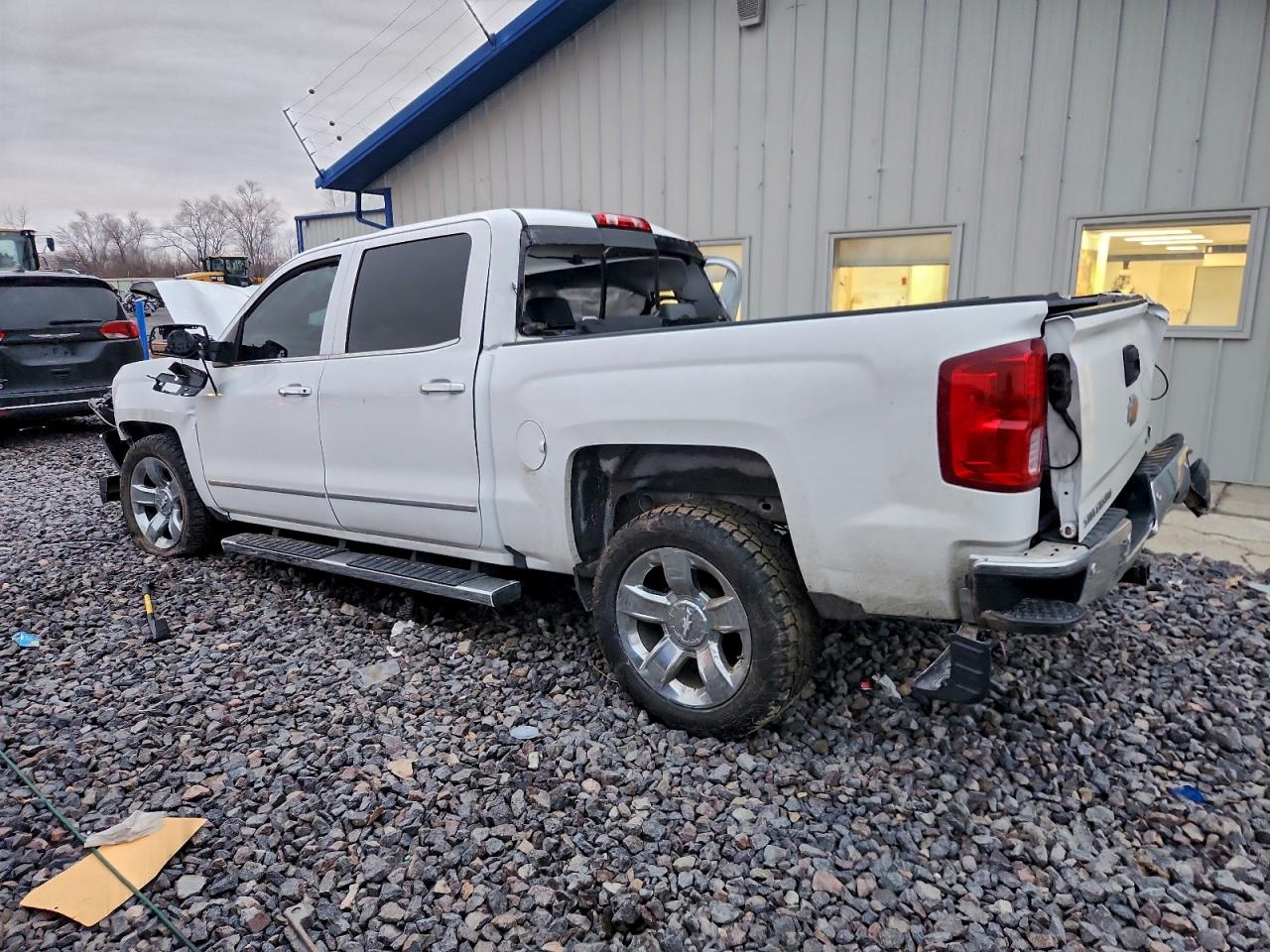 2018 CHEVROLET SILVERADO K1500 LTZ photo 2