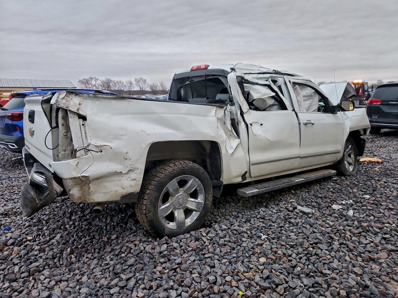 2018 CHEVROLET SILVERADO K1500 LTZ photo 3