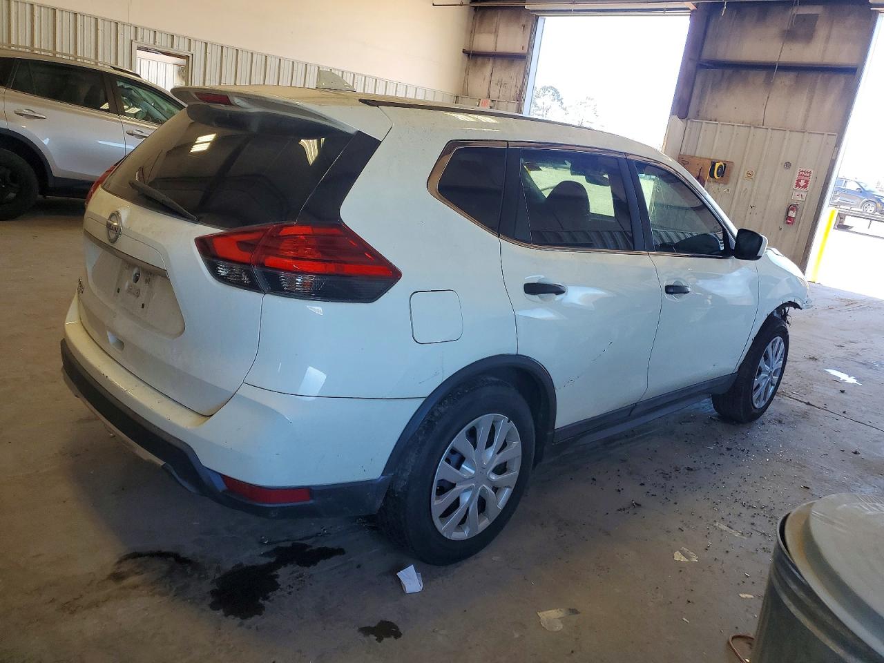 2017 NISSAN ROGUE S photo 3