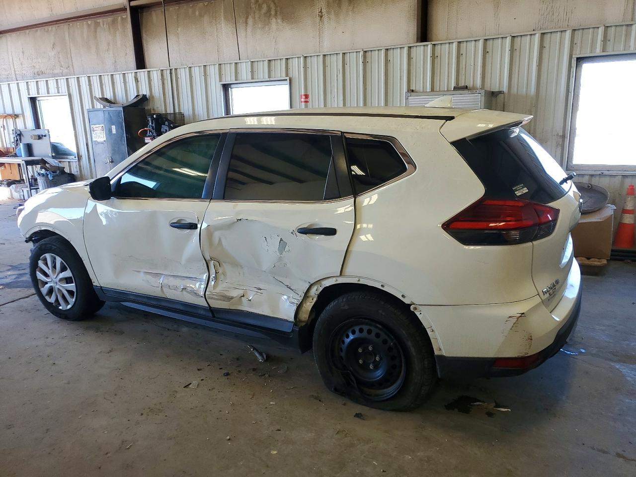 2017 NISSAN ROGUE S photo 2