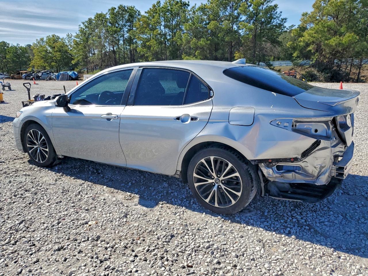 2019 TOYOTA CAMRY L photo 2
