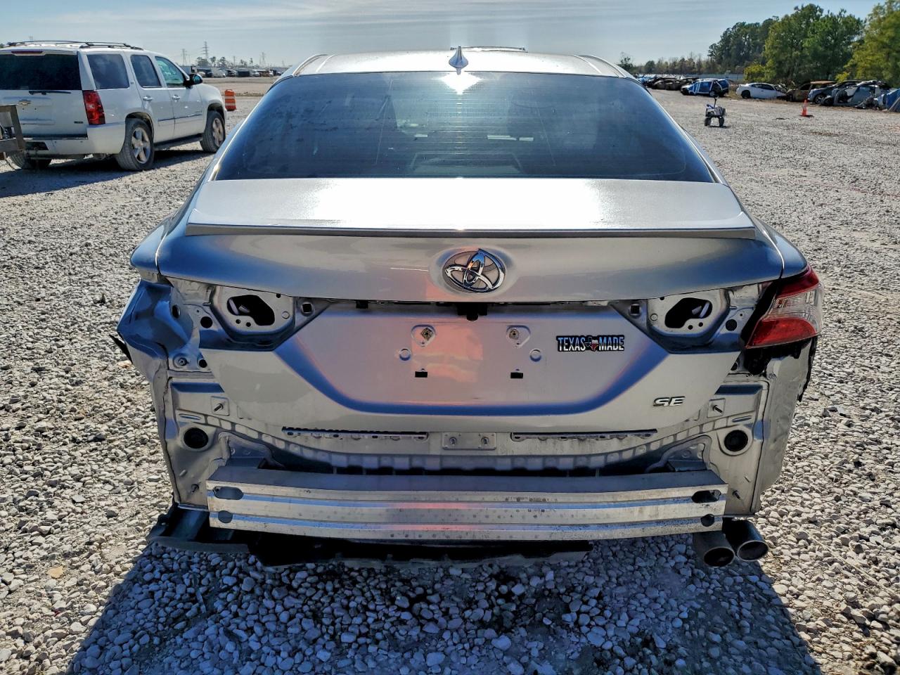 2019 TOYOTA CAMRY L photo 6