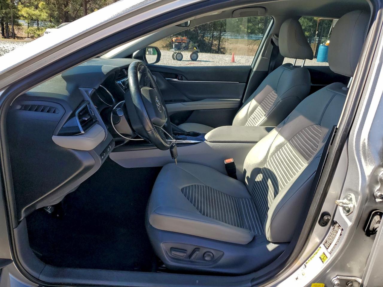 2019 TOYOTA CAMRY L photo 7