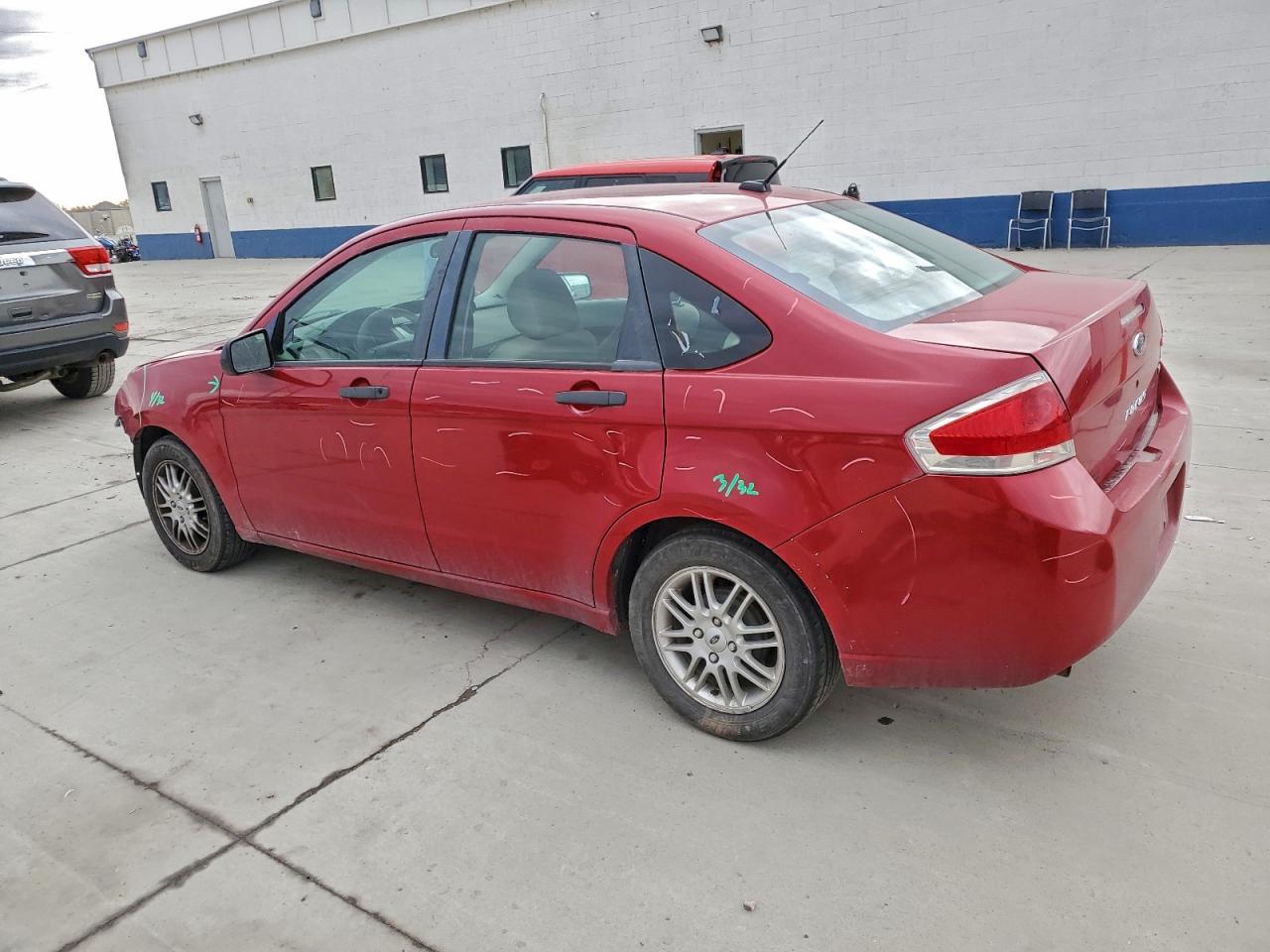 2009 FORD FOCUS SE photo 2