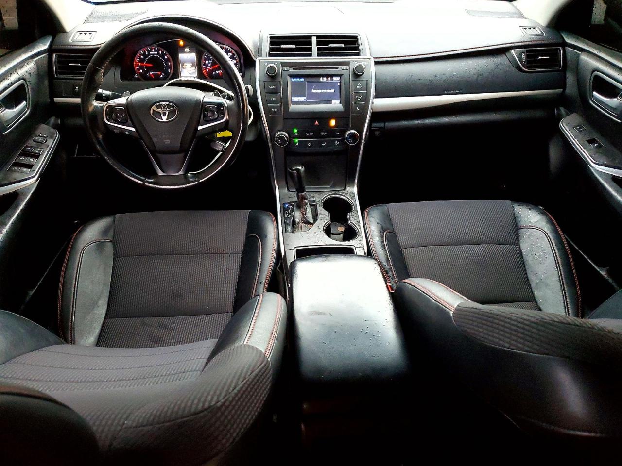 2017 TOYOTA CAMRY LE photo 8