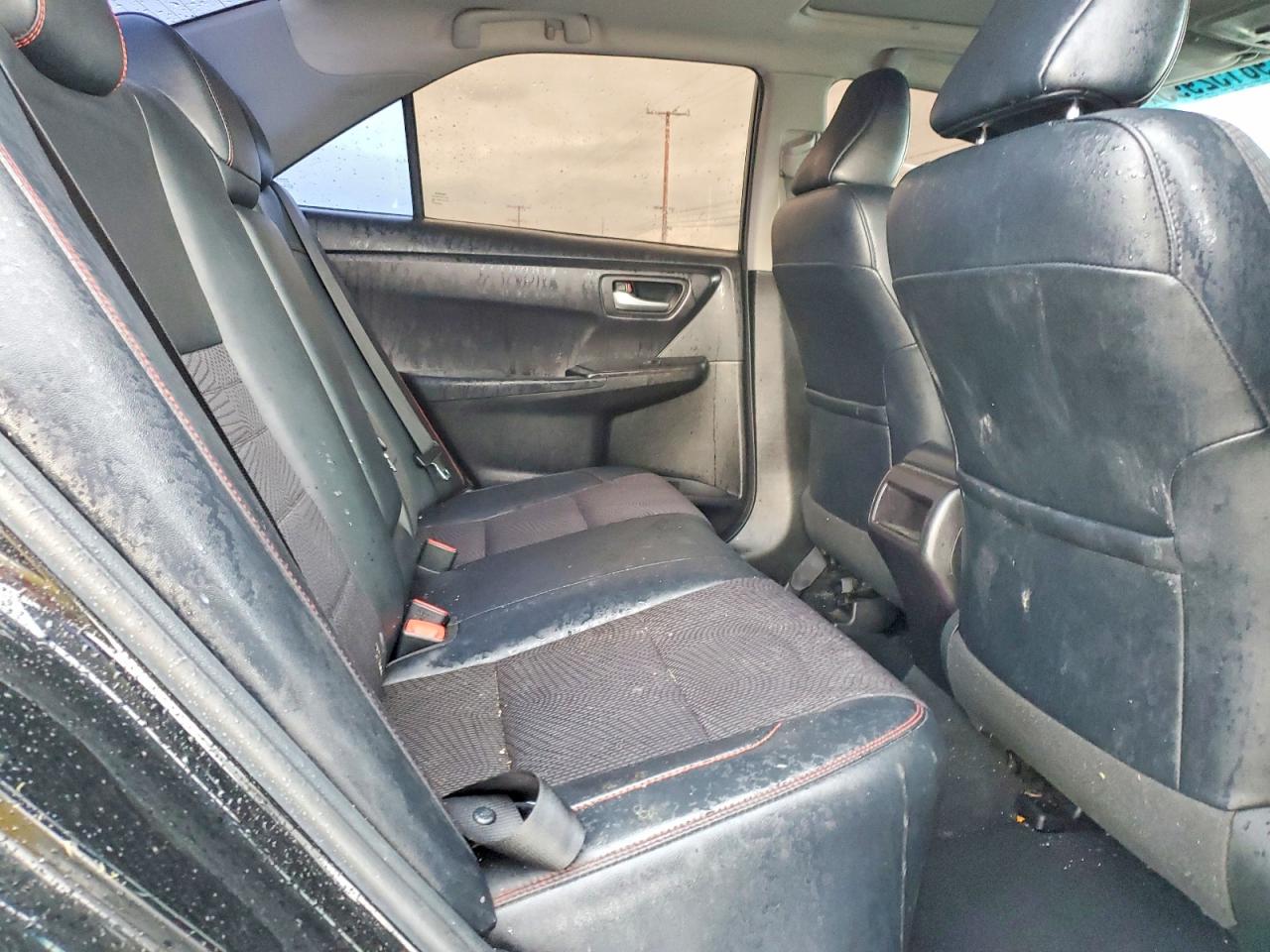 2017 TOYOTA CAMRY LE photo 10