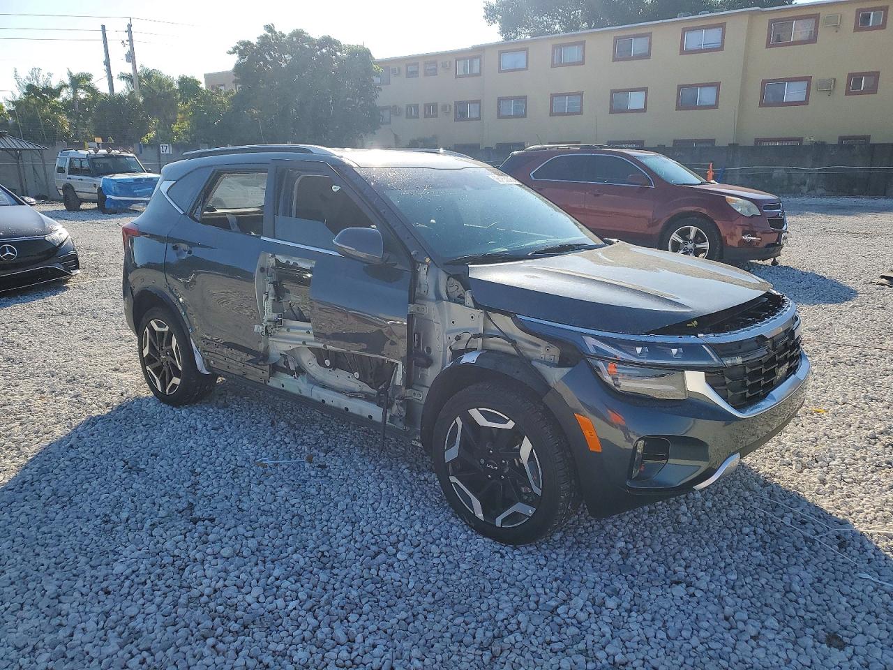2025 KIA SELTOS SX photo 4
