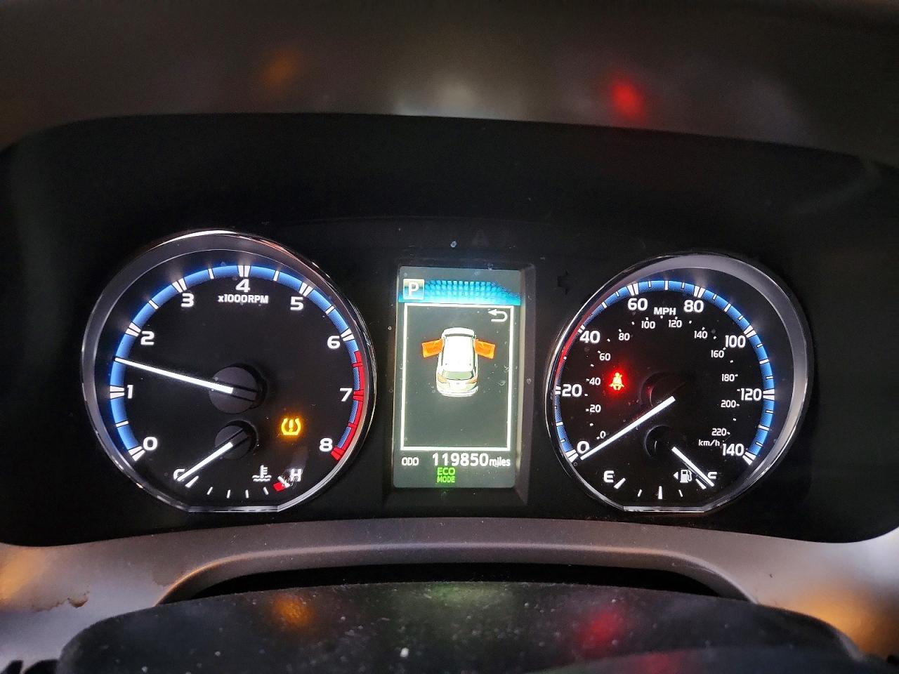 2016 TOYOTA RAV4 XLE photo 9