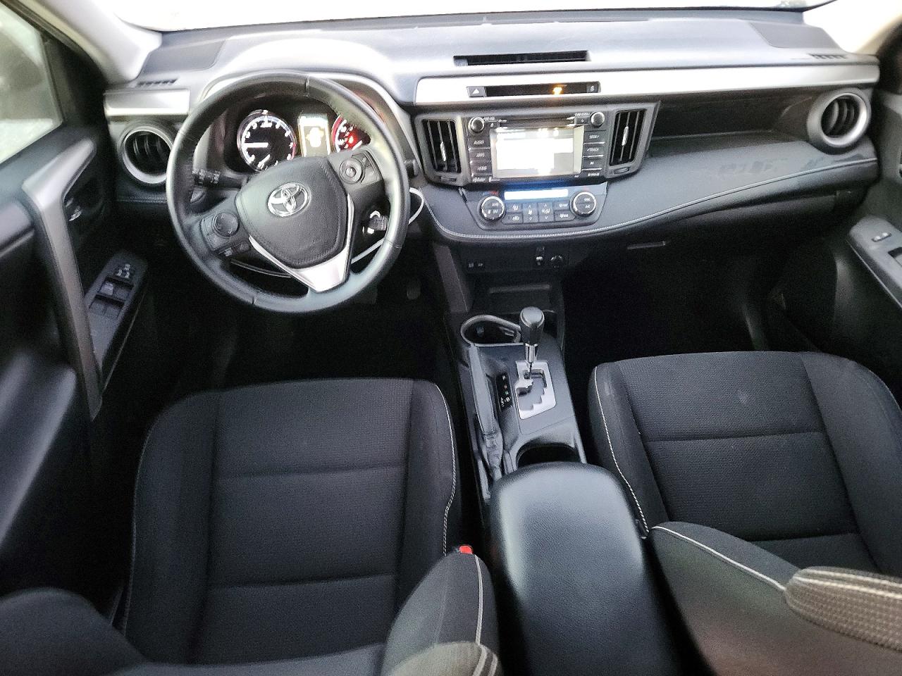 2016 TOYOTA RAV4 XLE photo 8