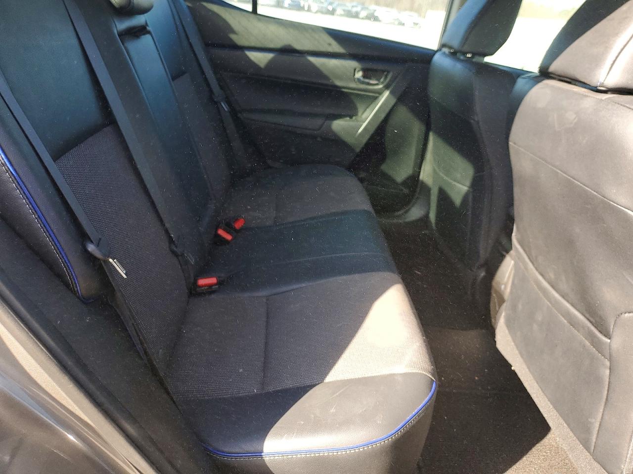 2017 TOYOTA COROLLA L photo 10