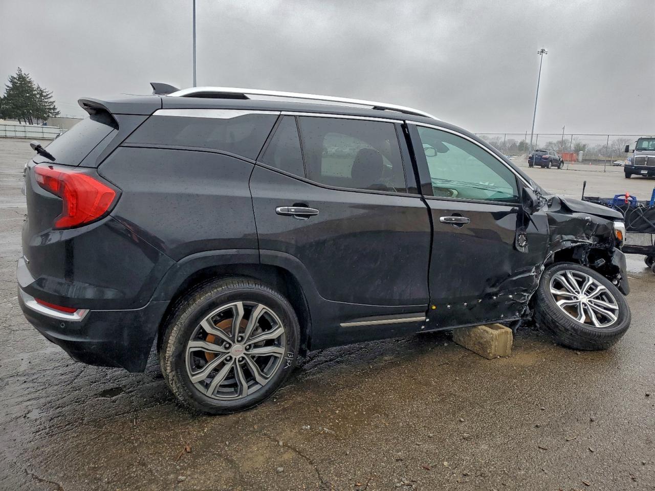 2019 GMC TERRAIN DENALI photo 5
