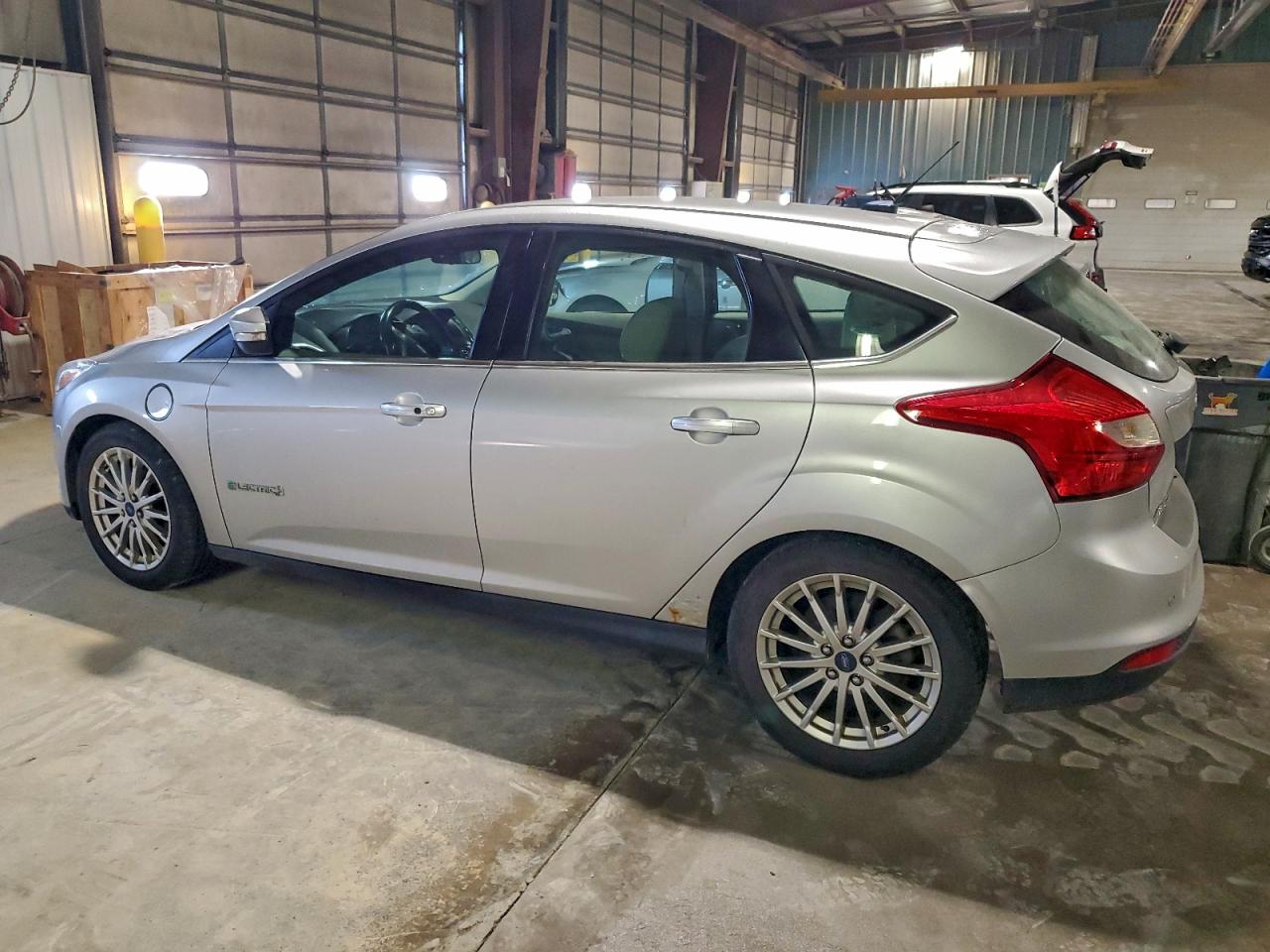 2014 FORD FOCUS BEV photo 2