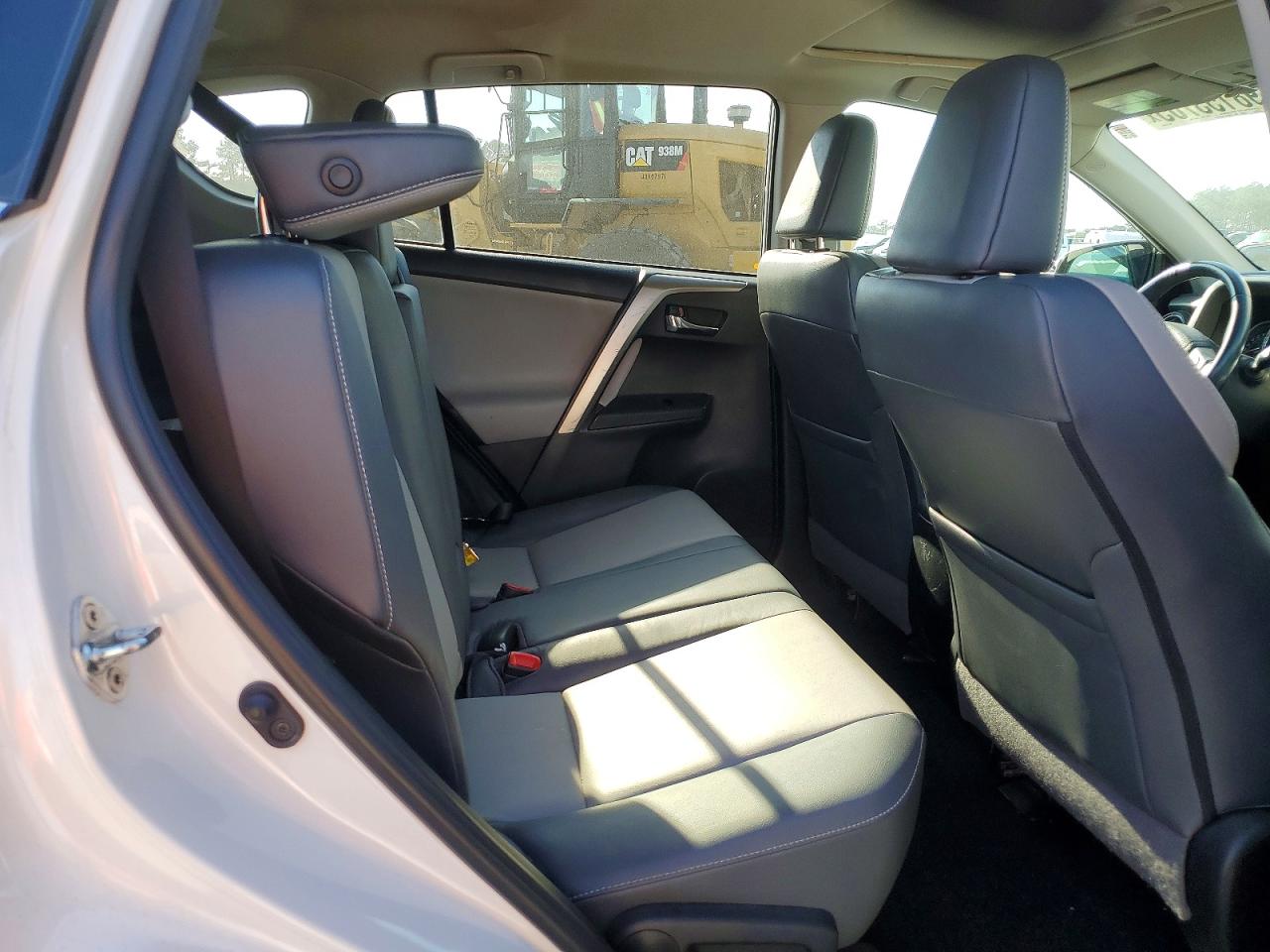 2014 TOYOTA RAV4 LIMITED photo 11
