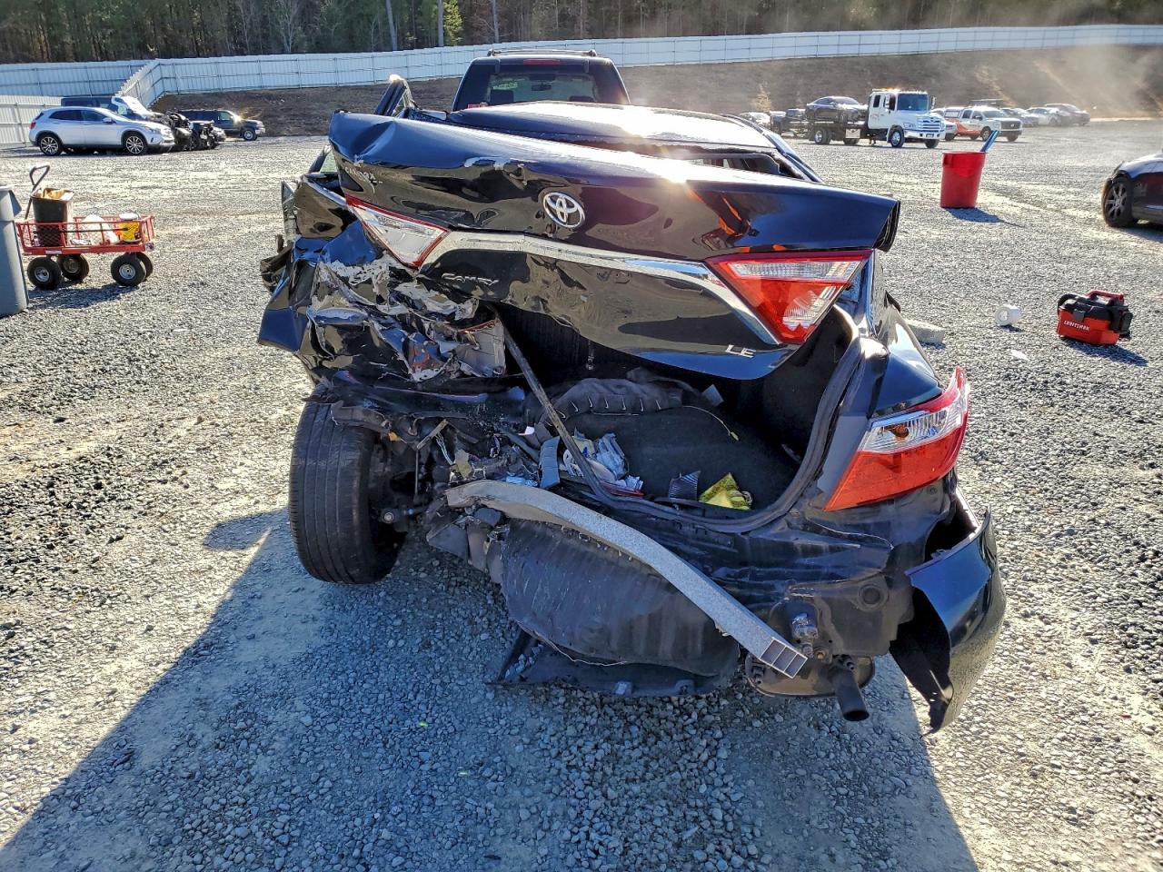 2015 TOYOTA CAMRY LE photo 6