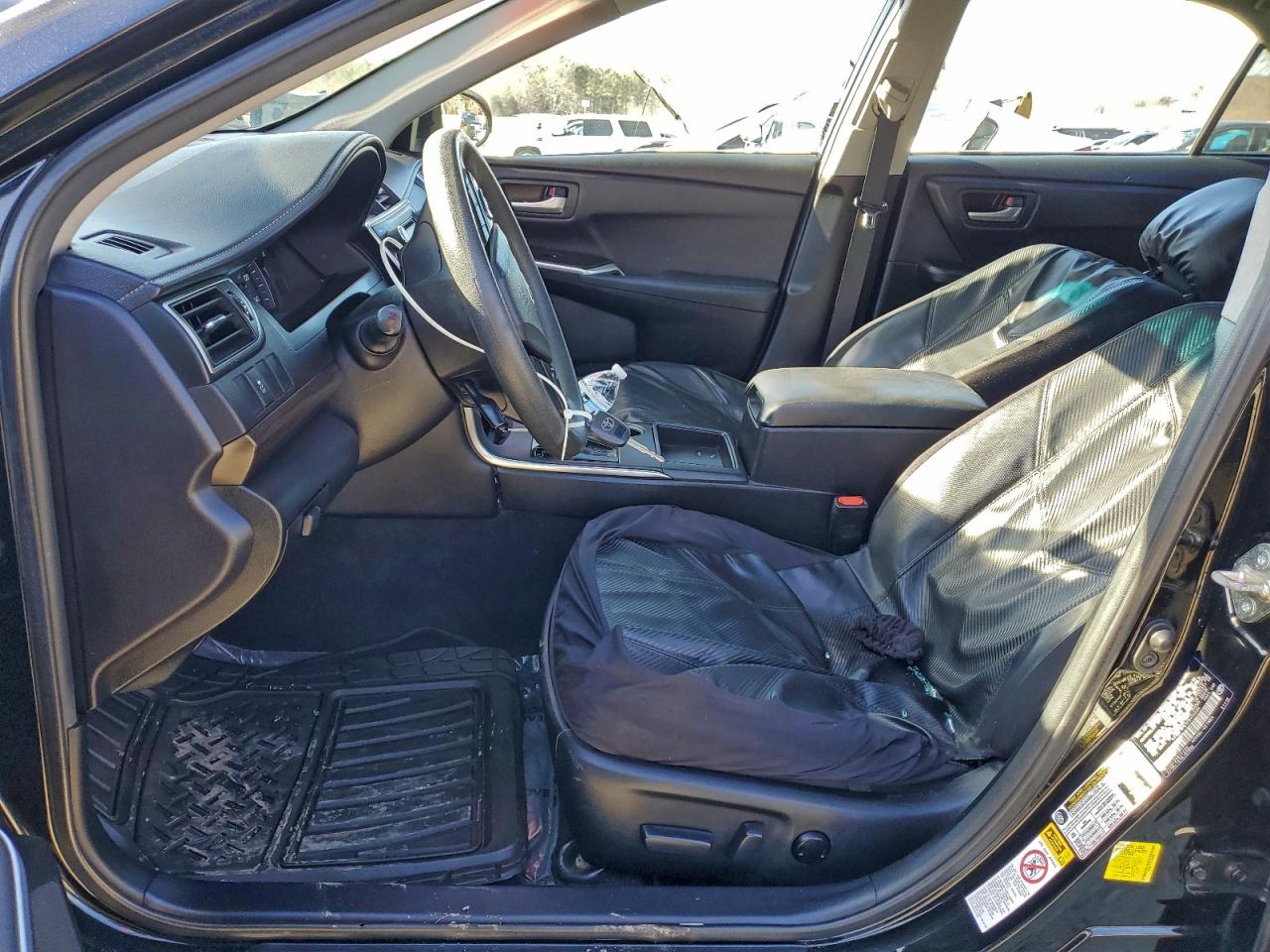 2015 TOYOTA CAMRY LE photo 7