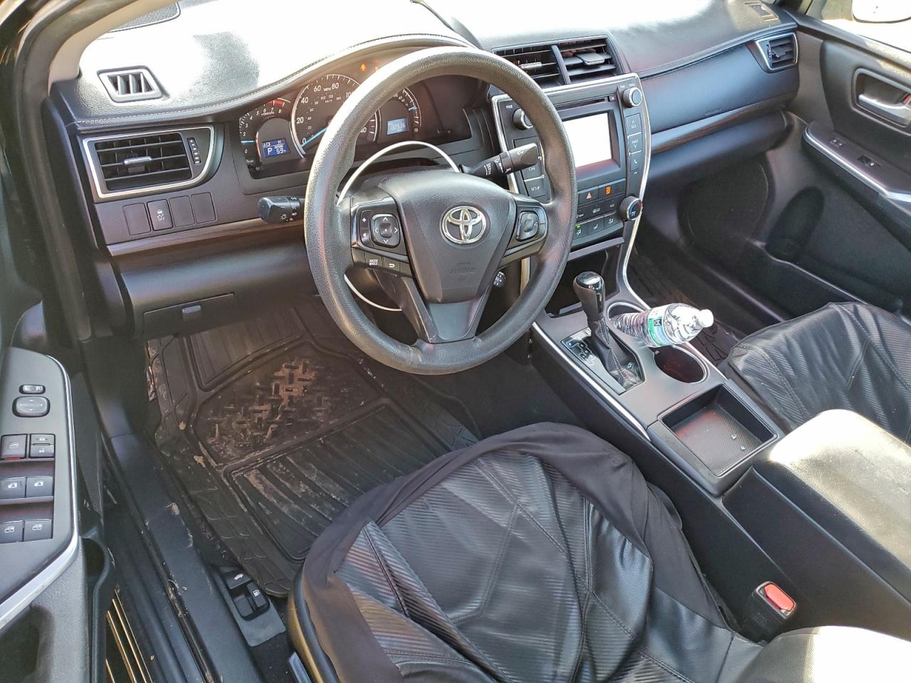 2015 TOYOTA CAMRY LE photo 8