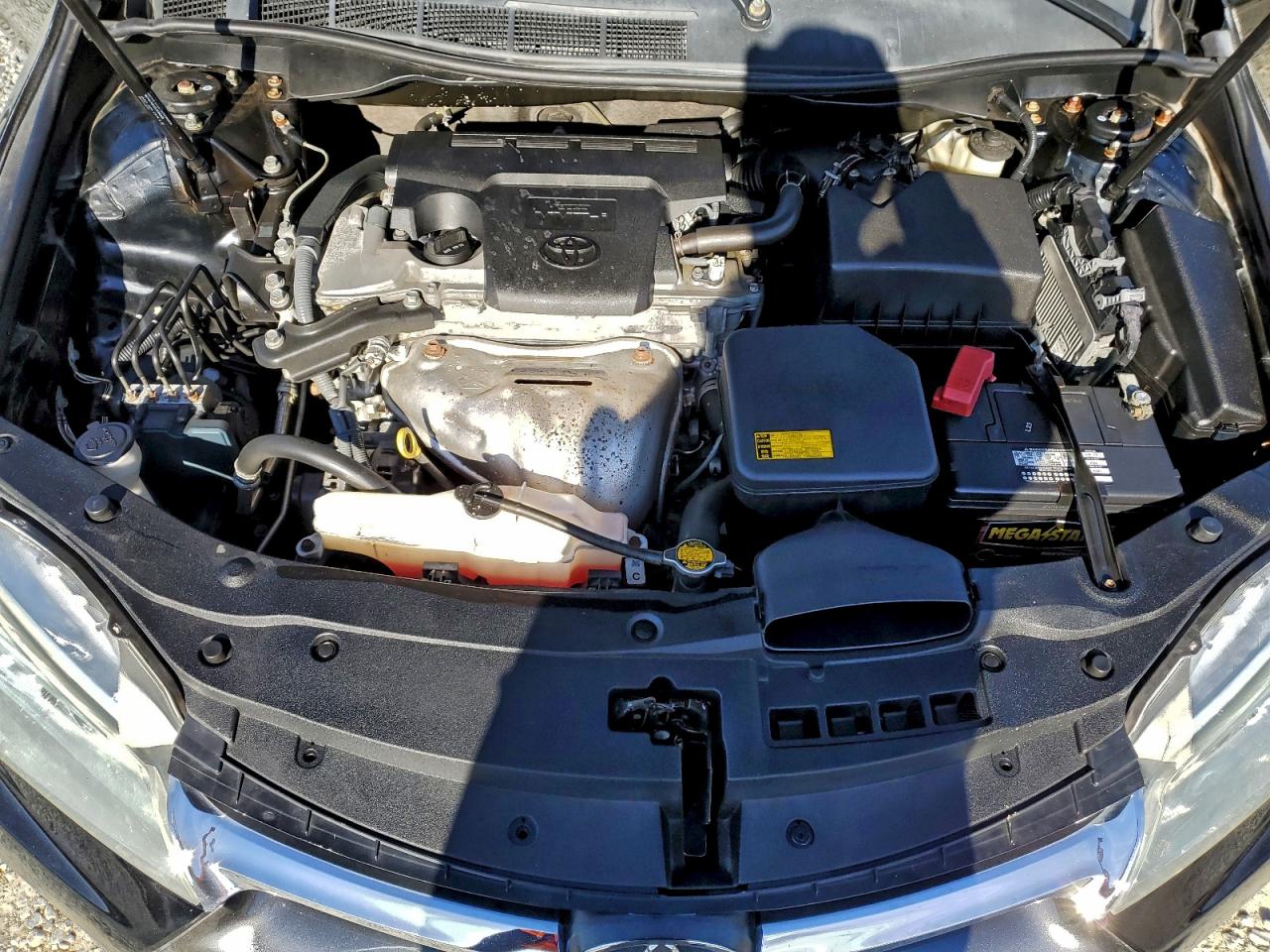 2015 TOYOTA CAMRY LE photo 11