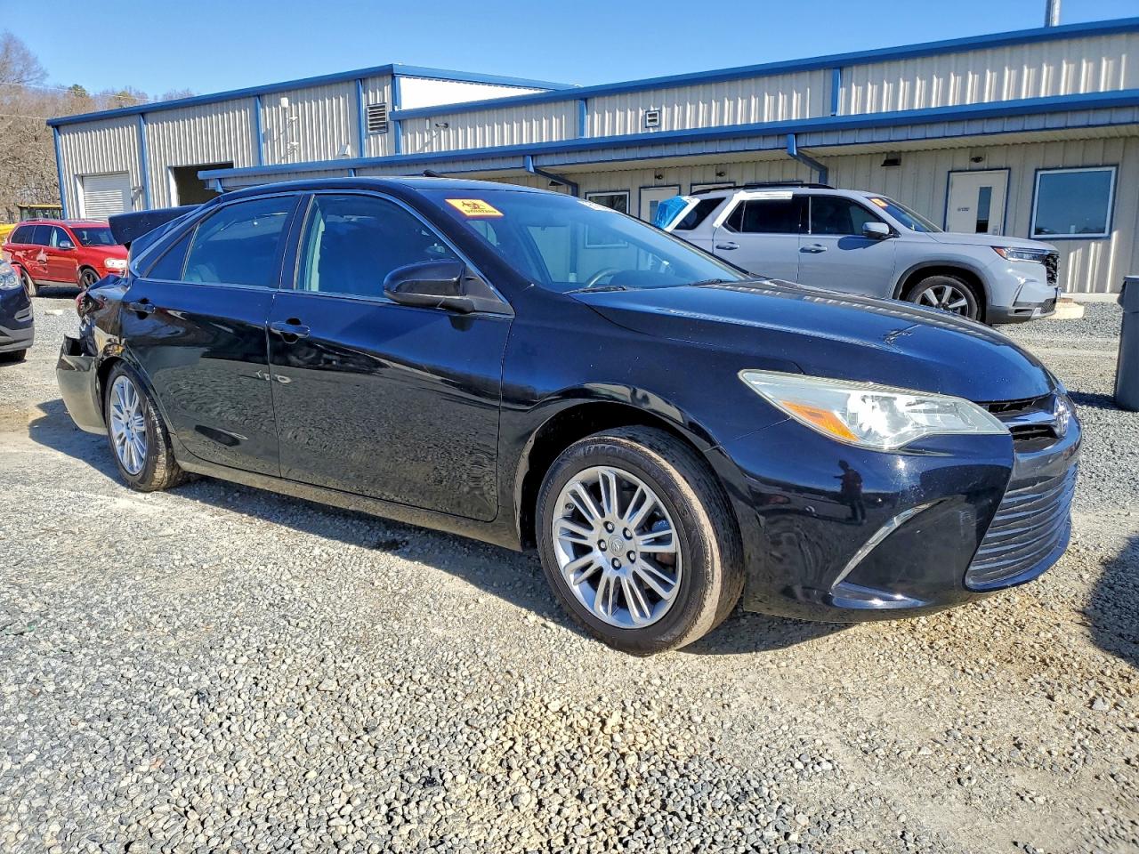 2015 TOYOTA CAMRY LE photo 4
