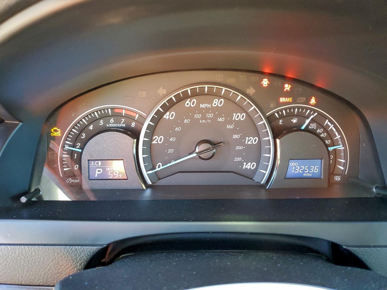 2015 TOYOTA CAMRY LE photo 9