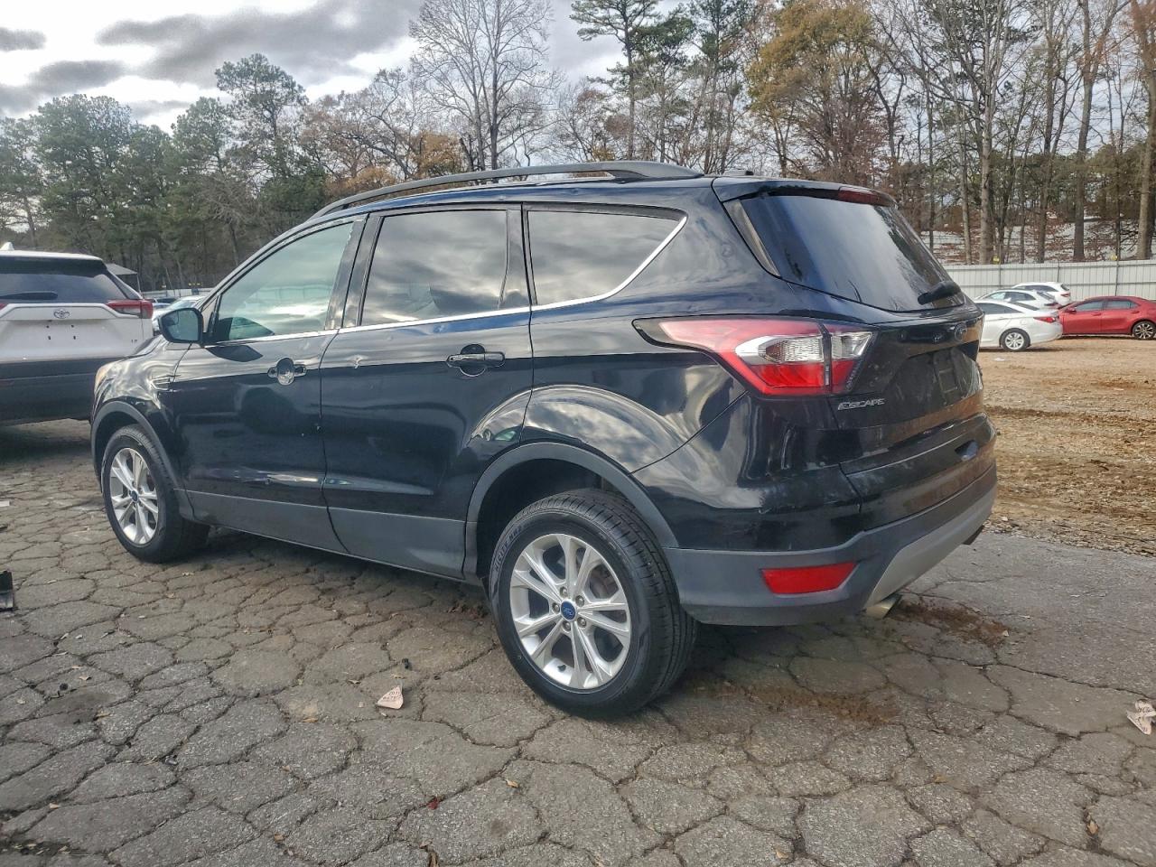 2018 FORD ESCAPE SE photo 2