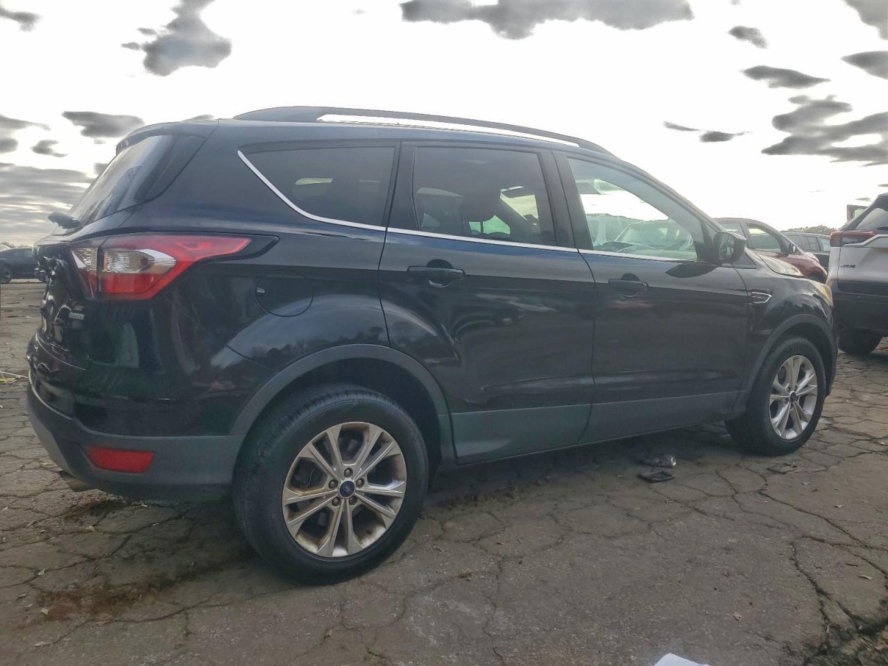 2018 FORD ESCAPE SE photo 3