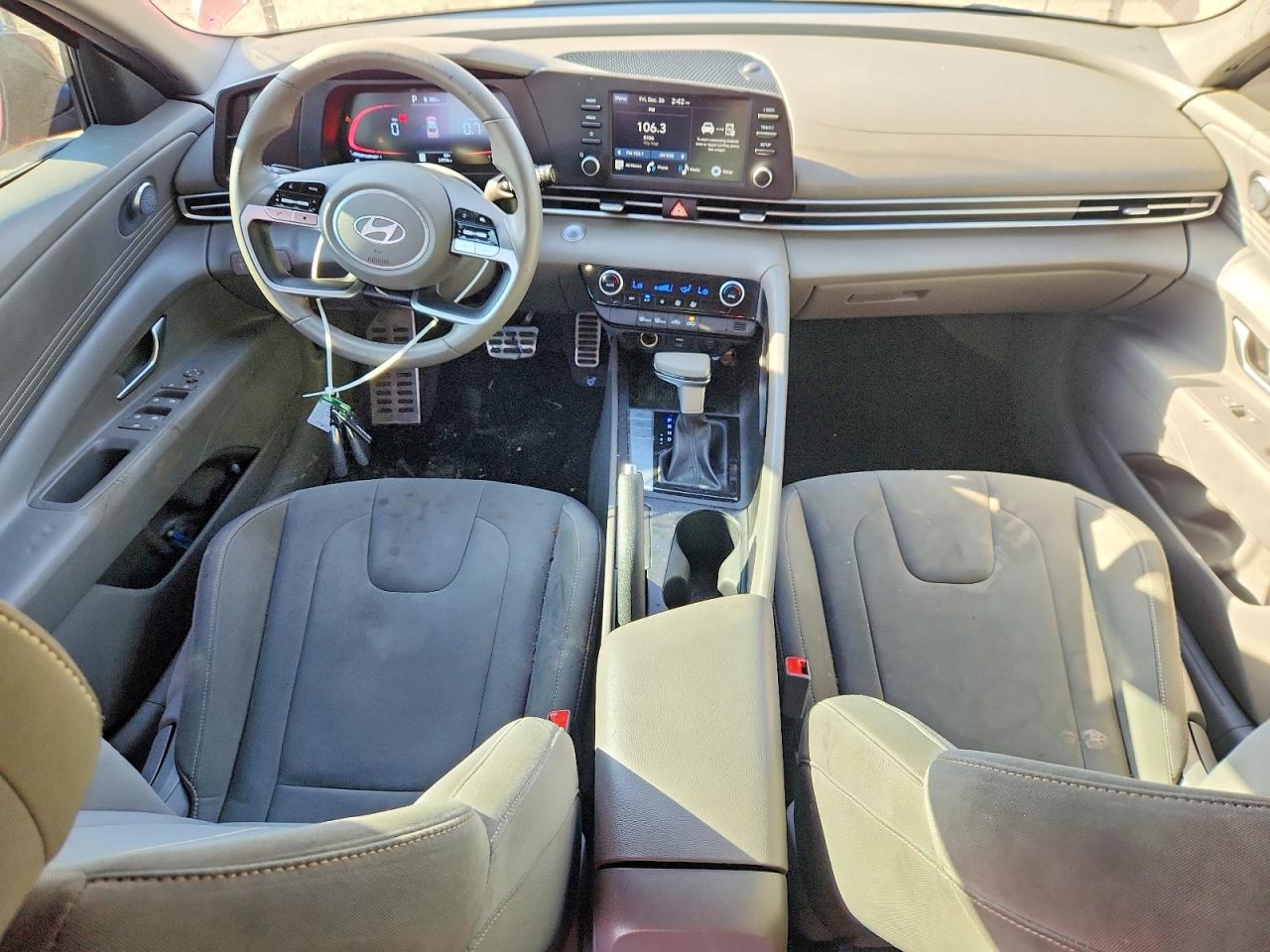 2025 HYUNDAI ELANTRA SEL SPORT photo 8