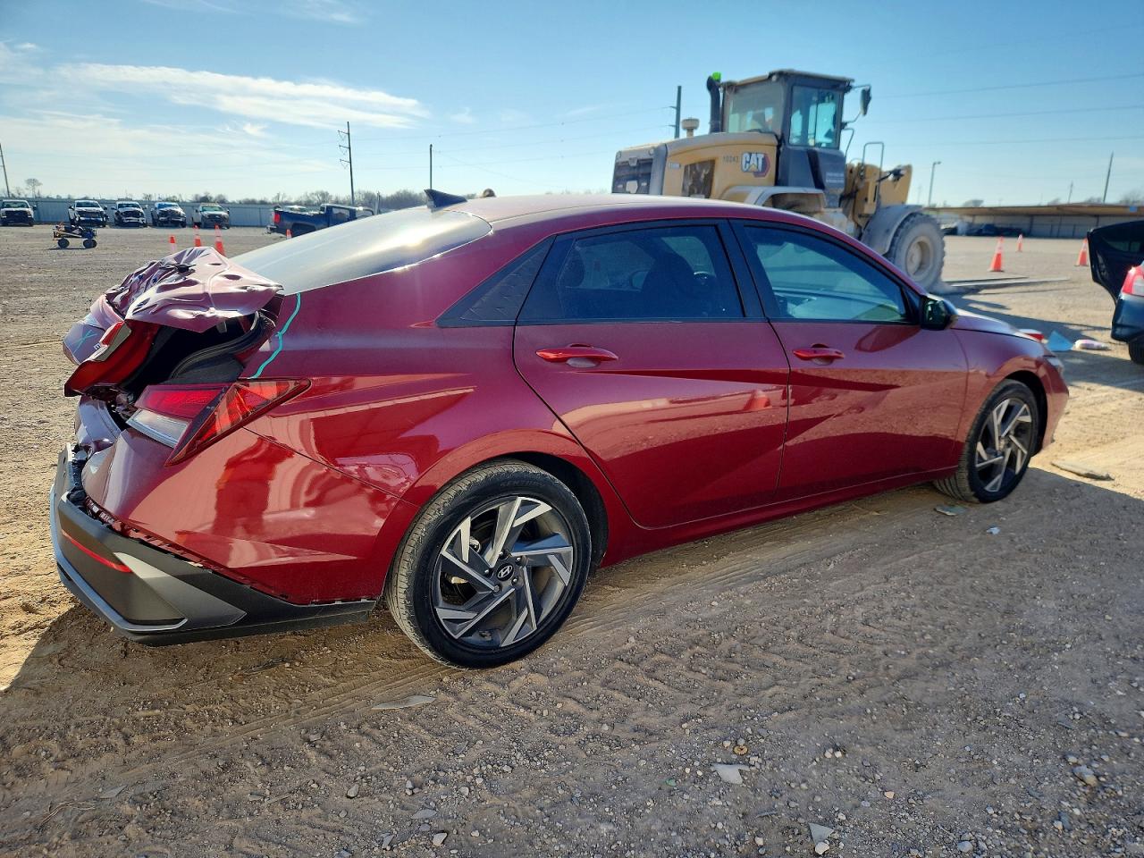 2025 HYUNDAI ELANTRA SEL SPORT photo 3