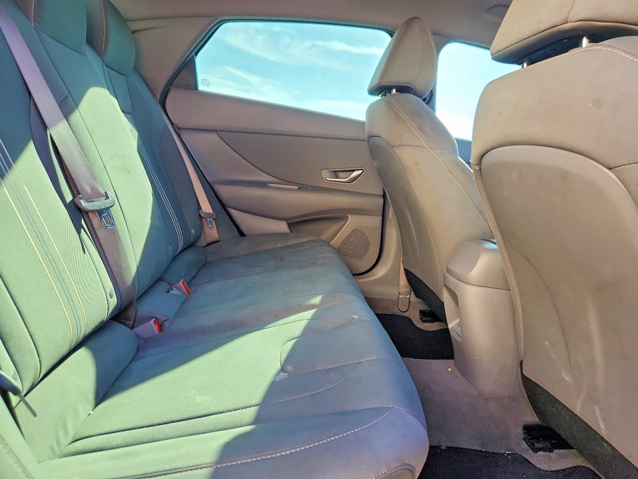 2025 HYUNDAI ELANTRA SEL SPORT photo 10