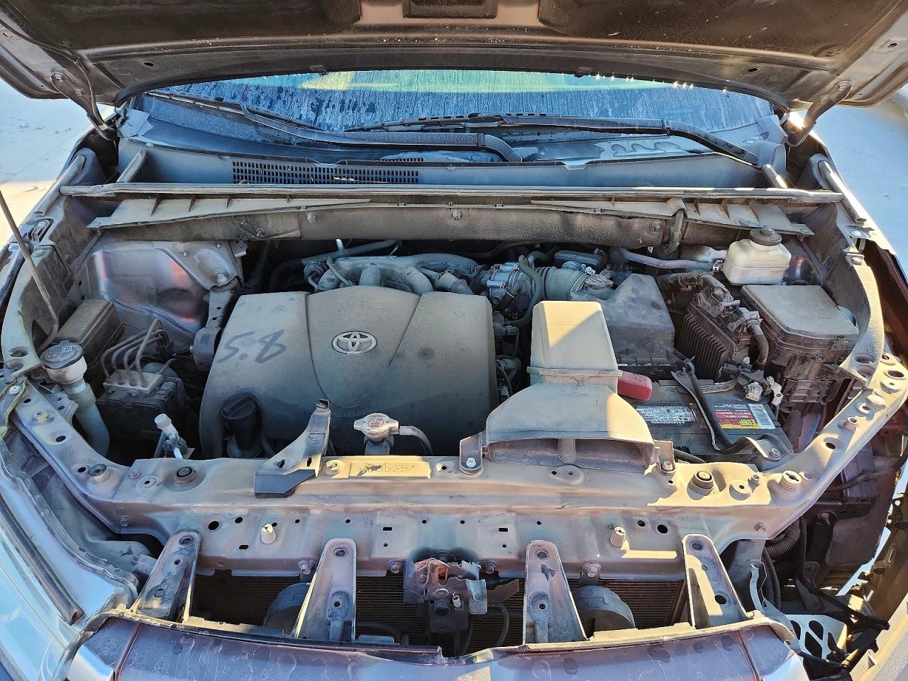 2018 TOYOTA HIGHLANDER LE photo 23