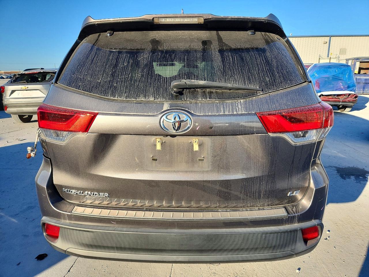2018 TOYOTA HIGHLANDER LE photo 11