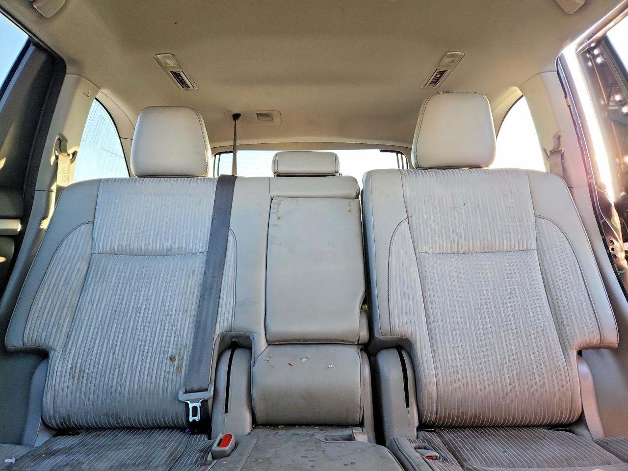2018 TOYOTA HIGHLANDER LE photo 19