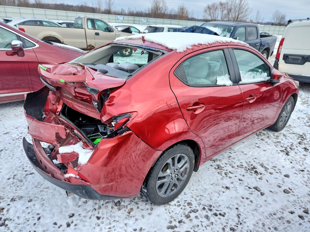 2019 TOYOTA YARIS L photo 3