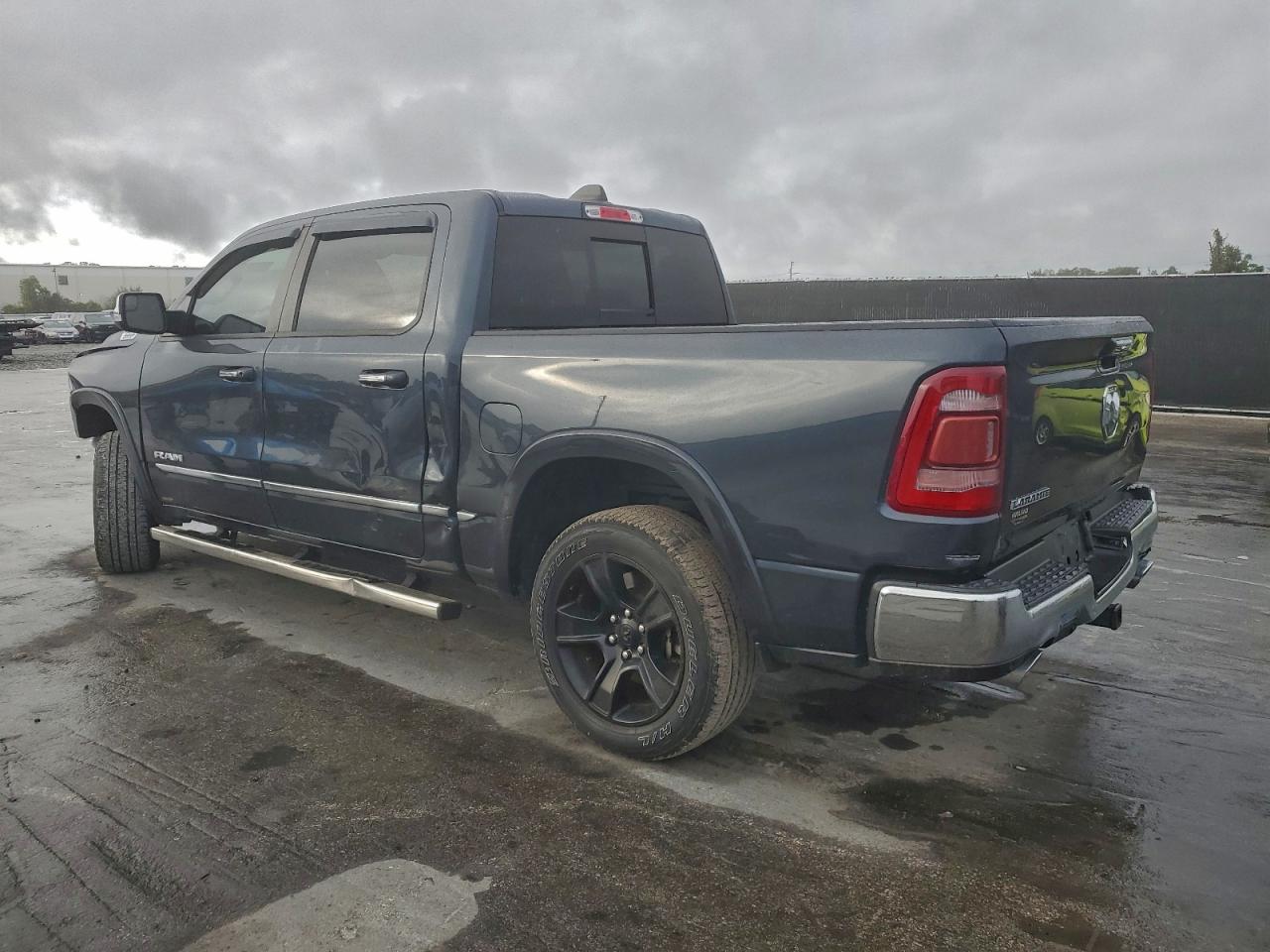 2021 RAM 1500 LARAMIE photo 4