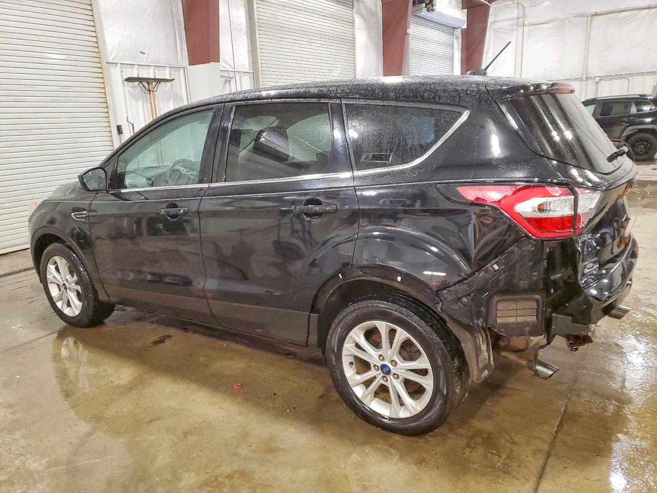 2017 FORD ESCAPE SE photo 2