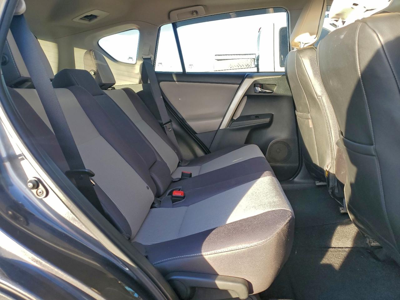 2014 TOYOTA RAV4 XLE photo 11