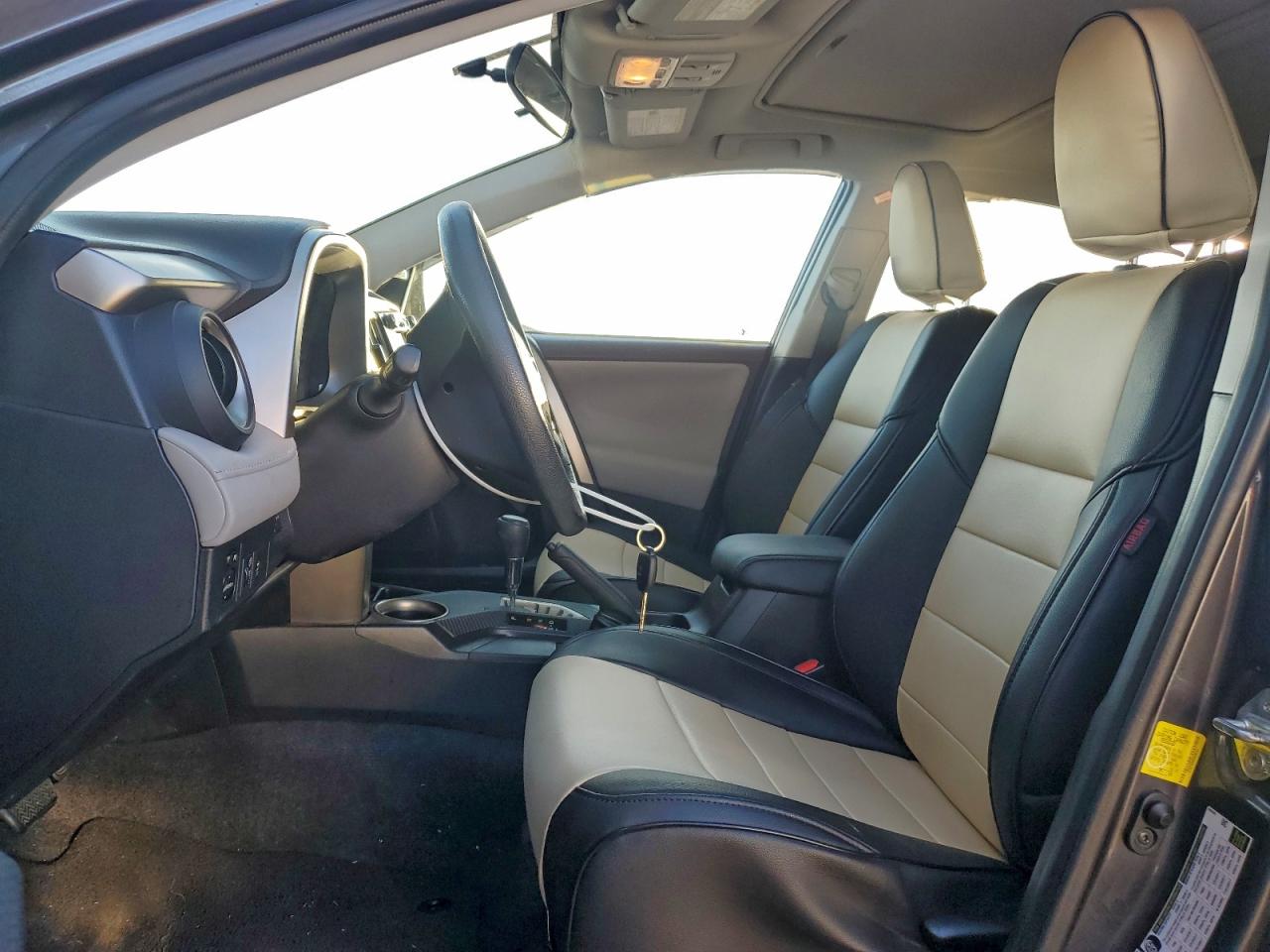 2014 TOYOTA RAV4 XLE photo 7