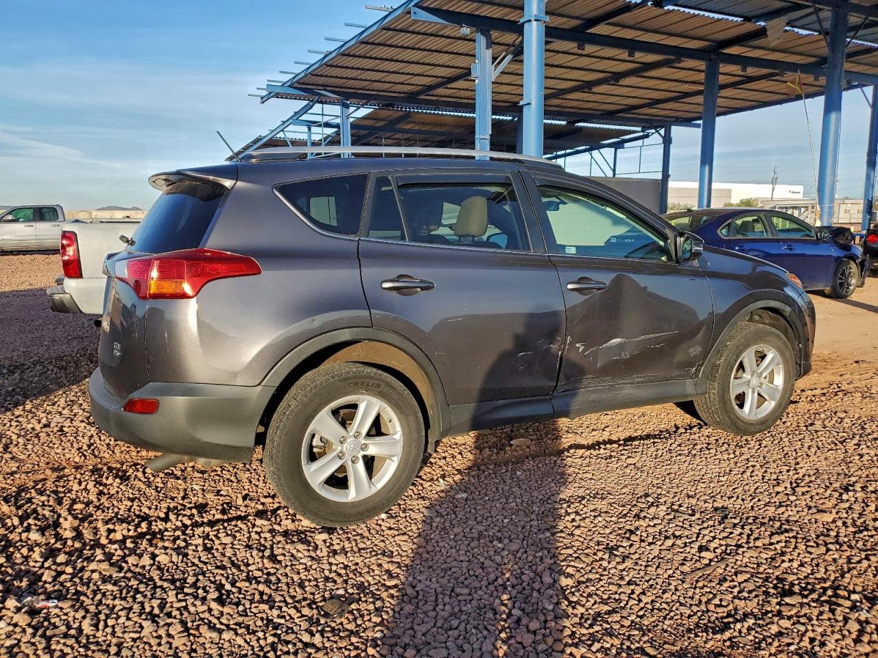 2014 TOYOTA RAV4 XLE photo 3