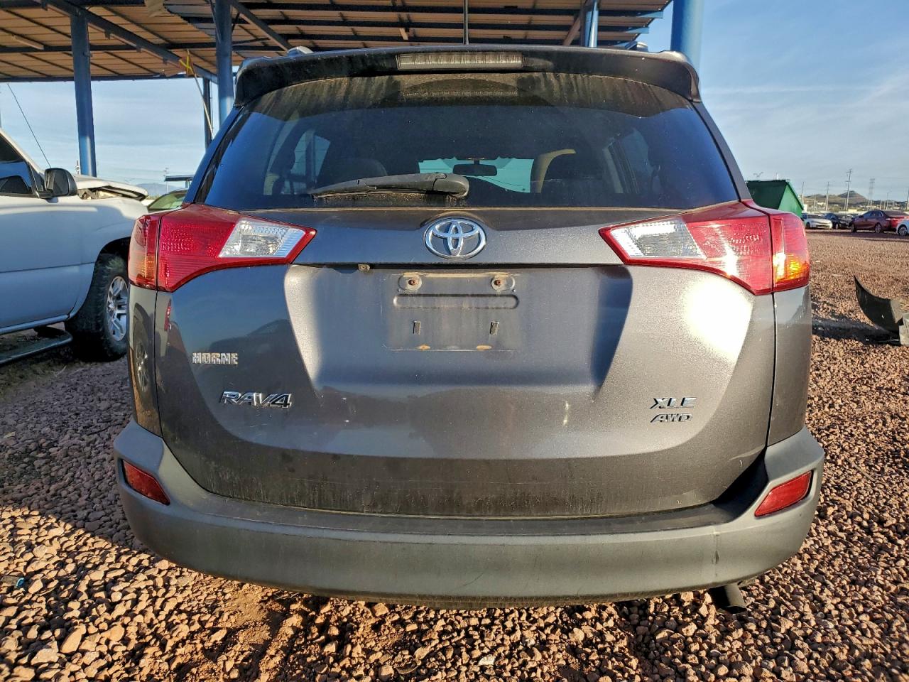 2014 TOYOTA RAV4 XLE photo 6