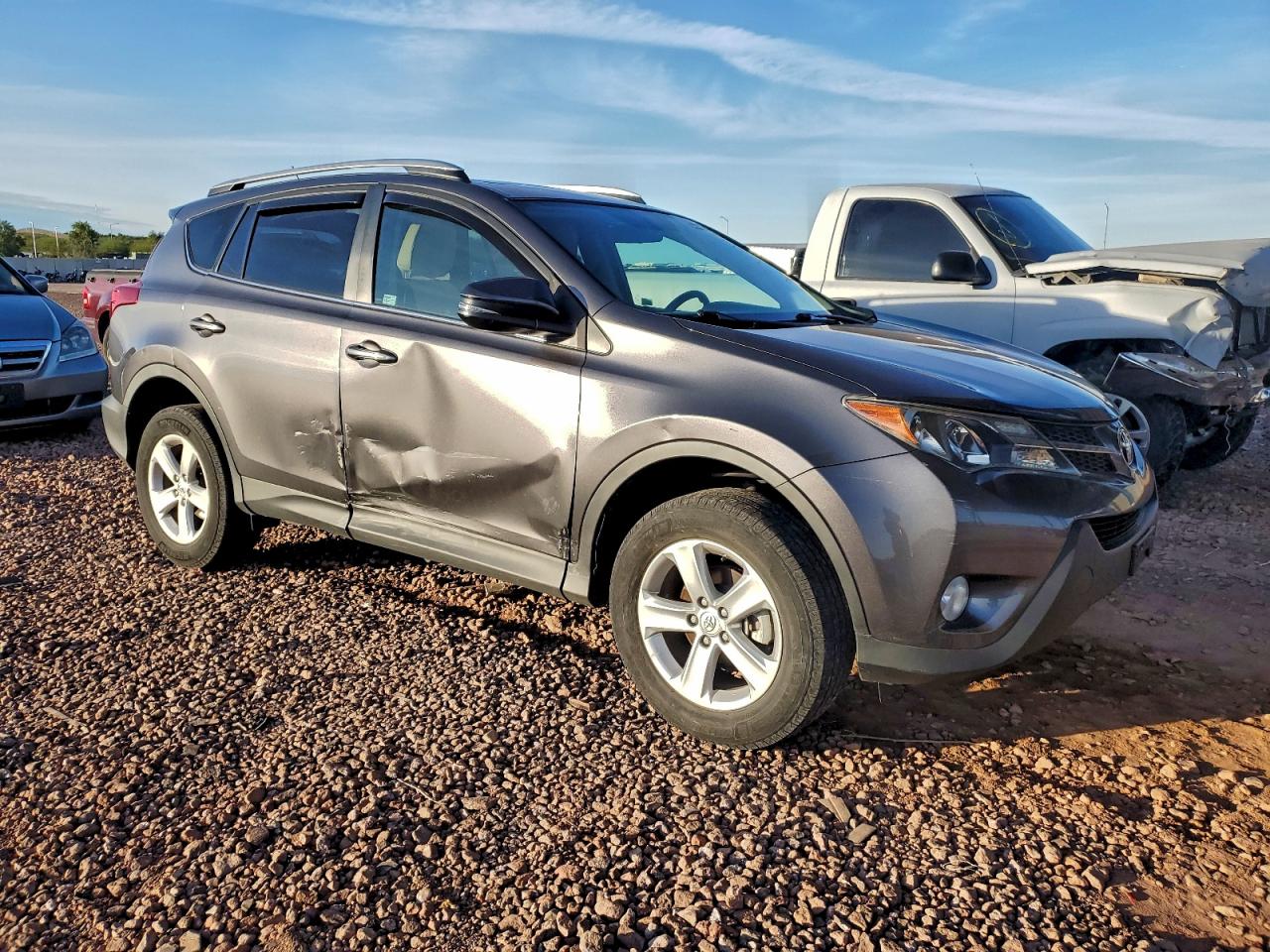 2014 TOYOTA RAV4 XLE photo 4