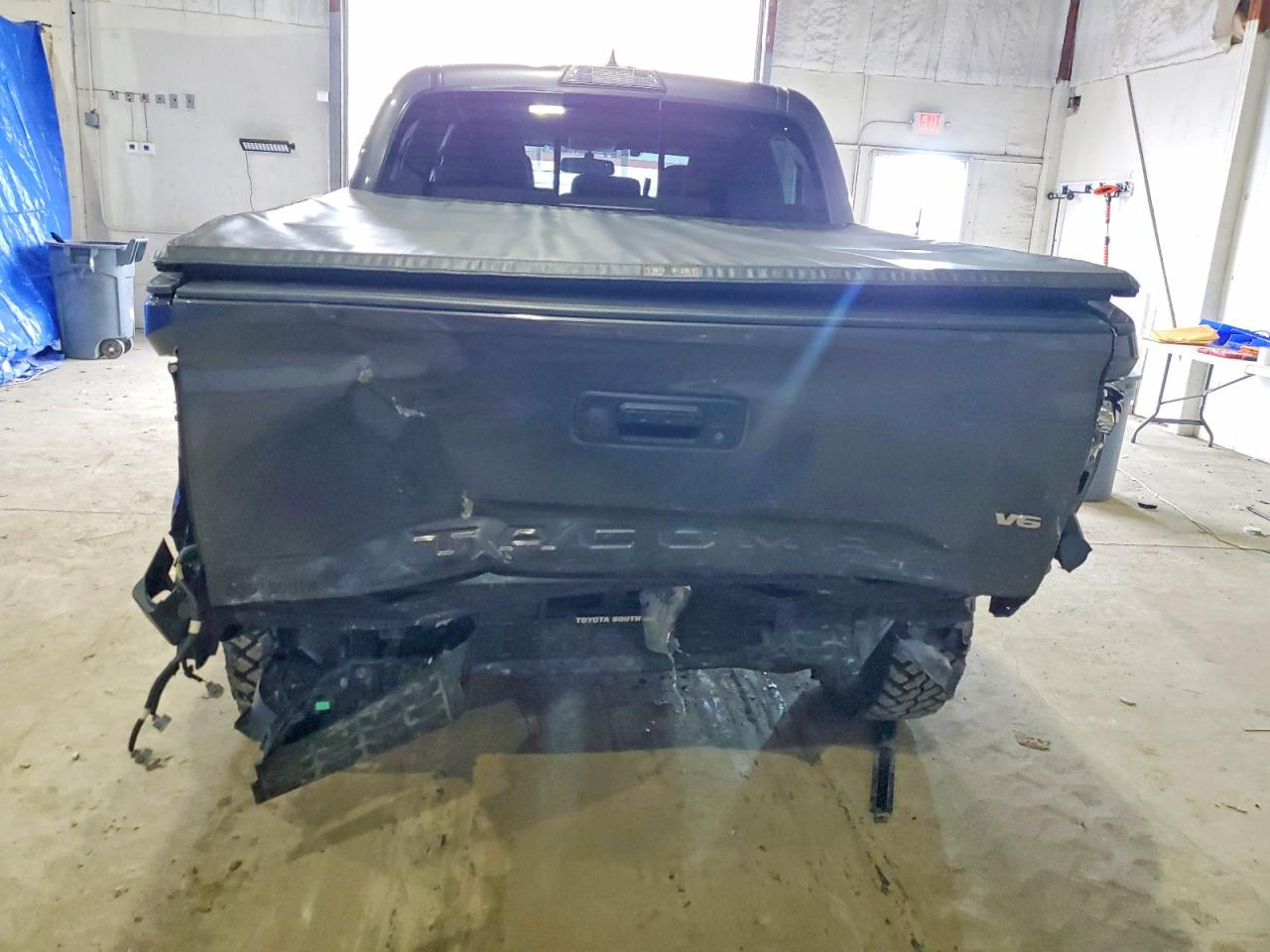 2017 TOYOTA TACOMA DOUBLE CAB photo 16