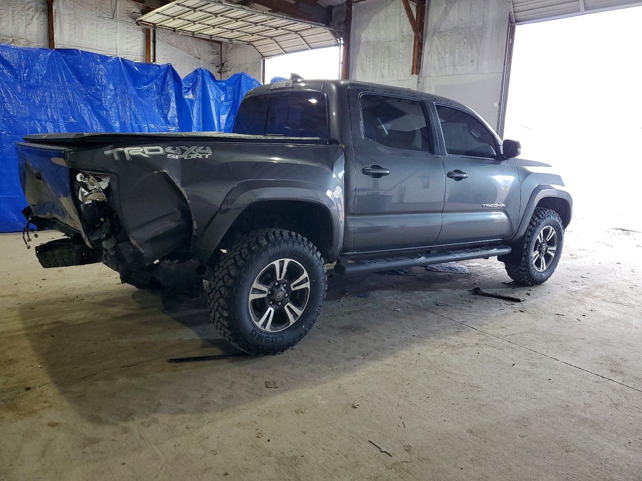 2017 TOYOTA TACOMA DOUBLE CAB photo 7