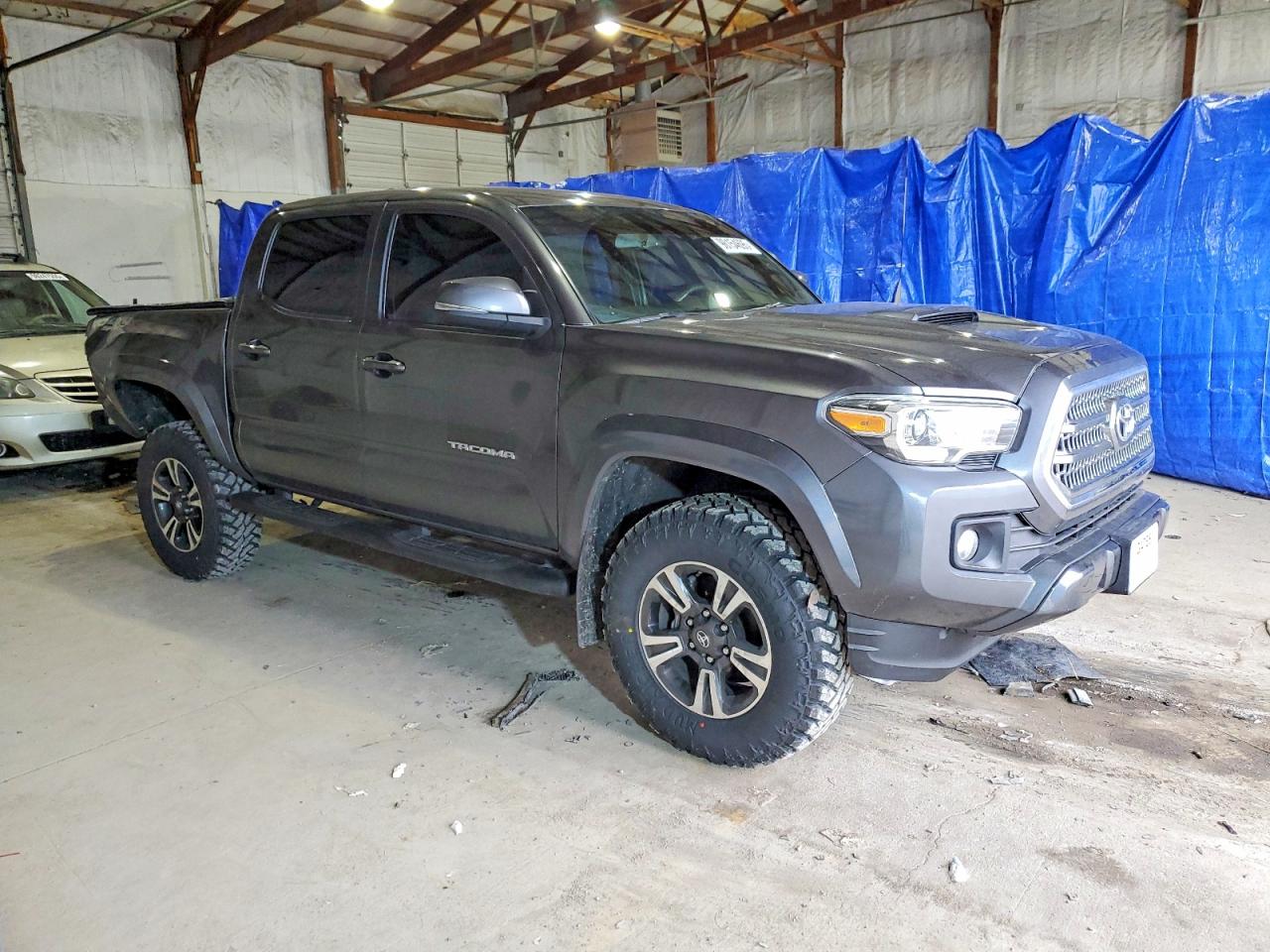 2017 TOYOTA TACOMA DOUBLE CAB photo 10