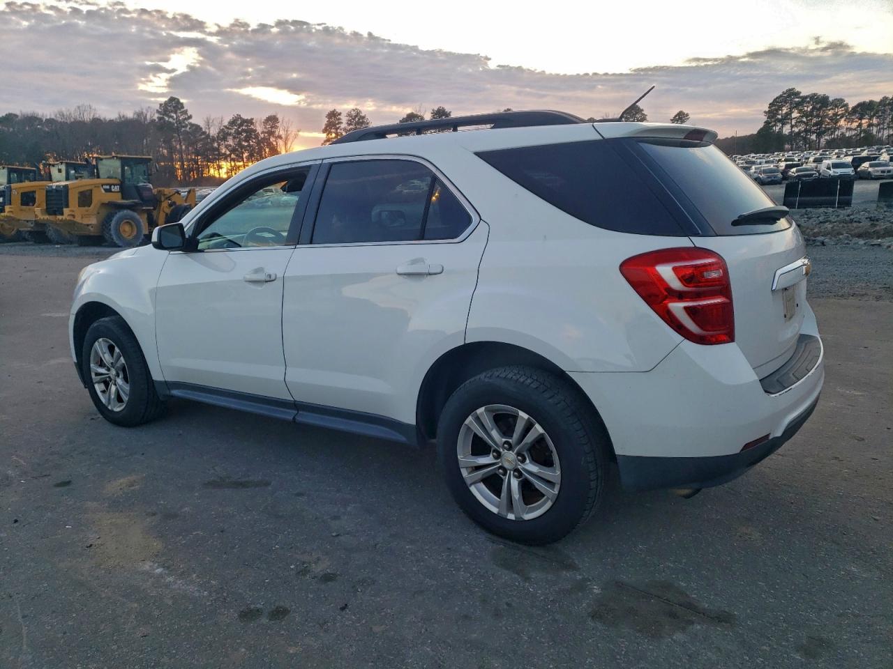 2016 CHEVROLET EQUINOX LT photo 2
