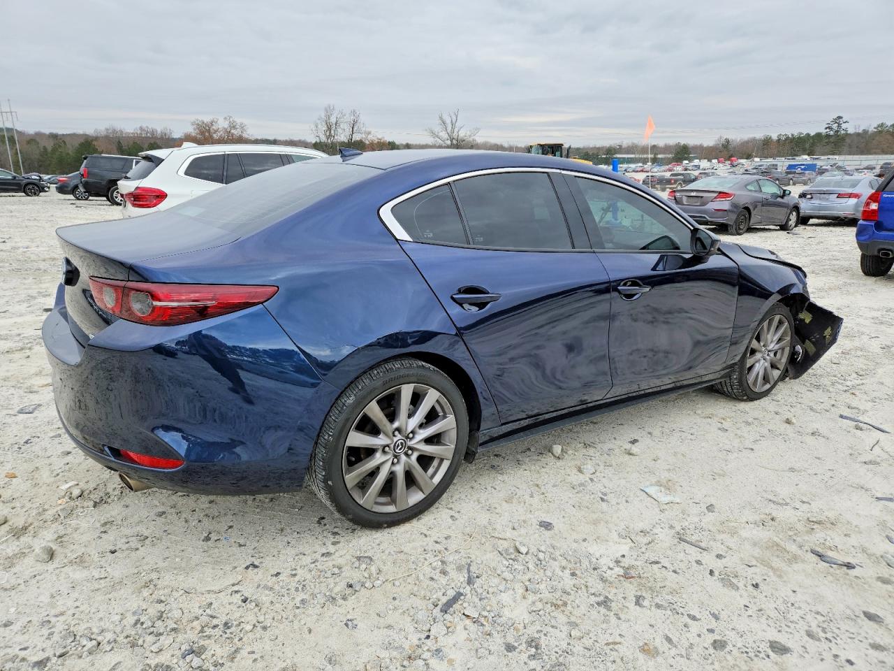 2019 MAZDA 3 PREMIUM photo 3