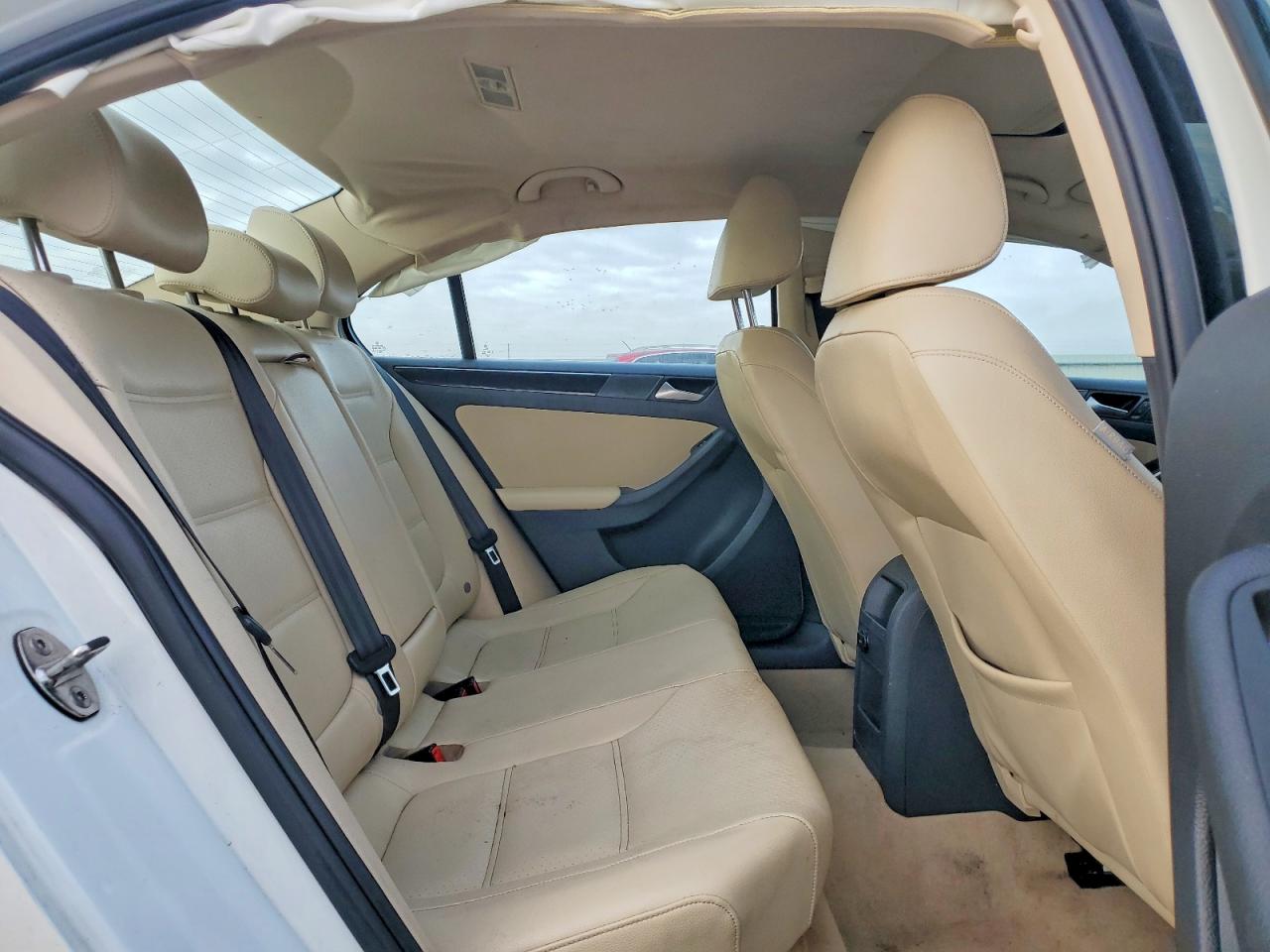 2016 VOLKSWAGEN JETTA SEL photo 10