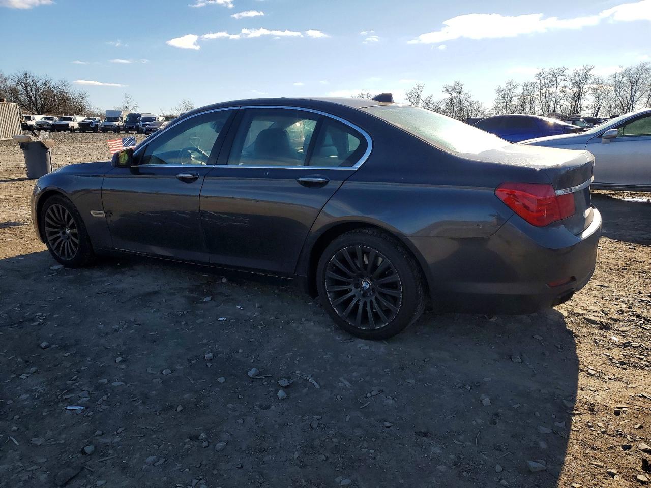 2012 BMW 750 XI photo 3