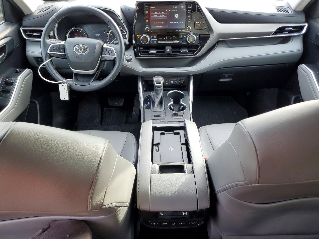 2022 TOYOTA HIGHLANDER XLE photo 8