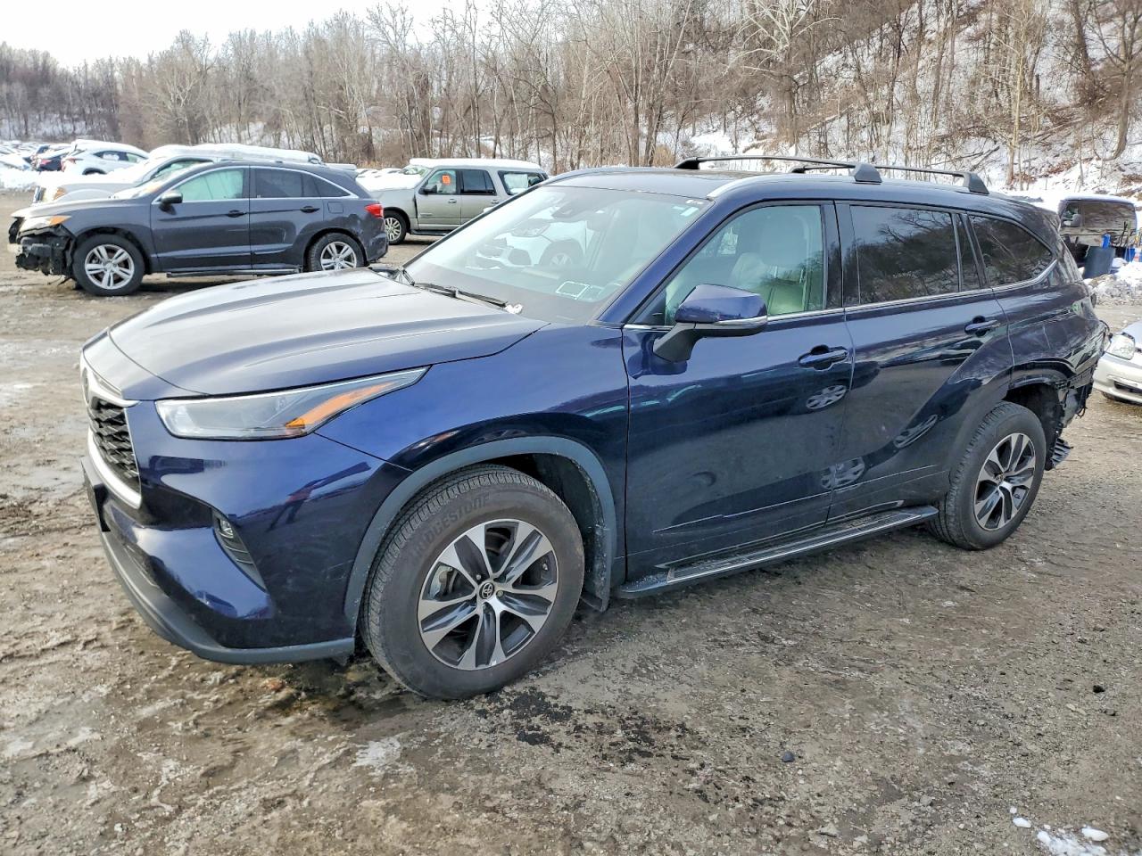 2022 TOYOTA HIGHLANDER