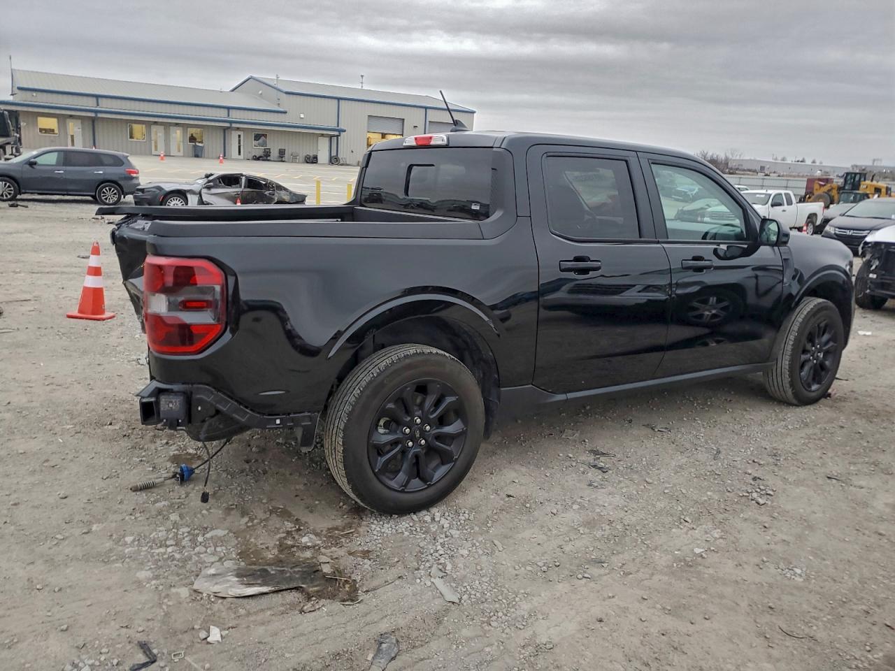 2024 FORD MAVERICK LARIAT photo 3